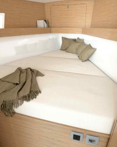 elan-yachst-impression-elan45.1-front-cabin