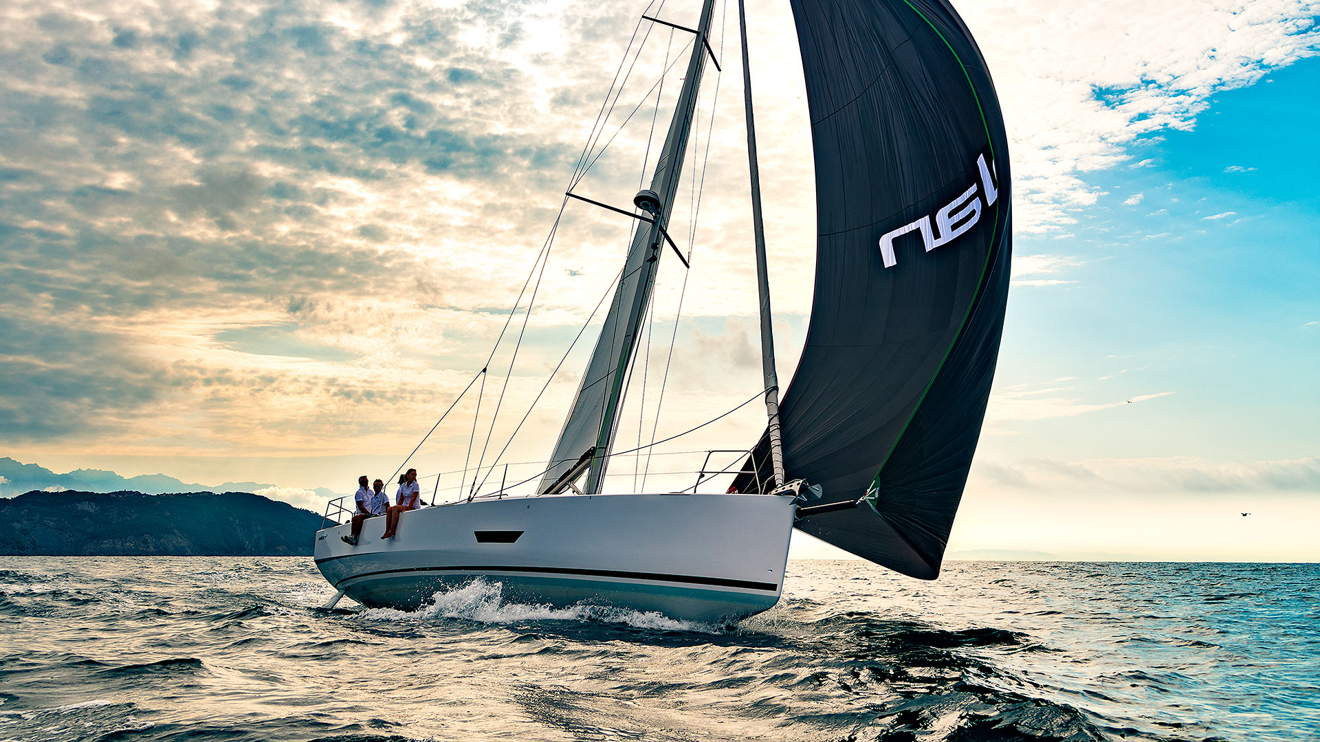 elan-yachts-e5-performance-cruiser-downwind-sailing