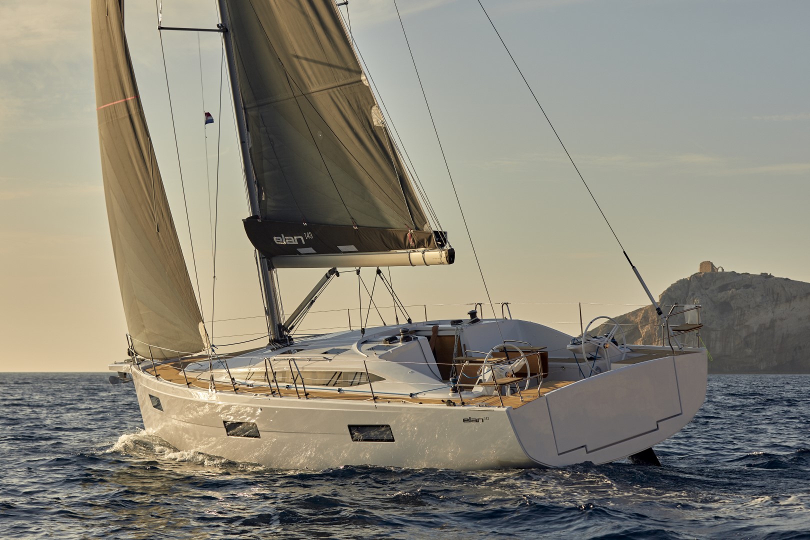 elan-yachts-impression-43-family-cruiser